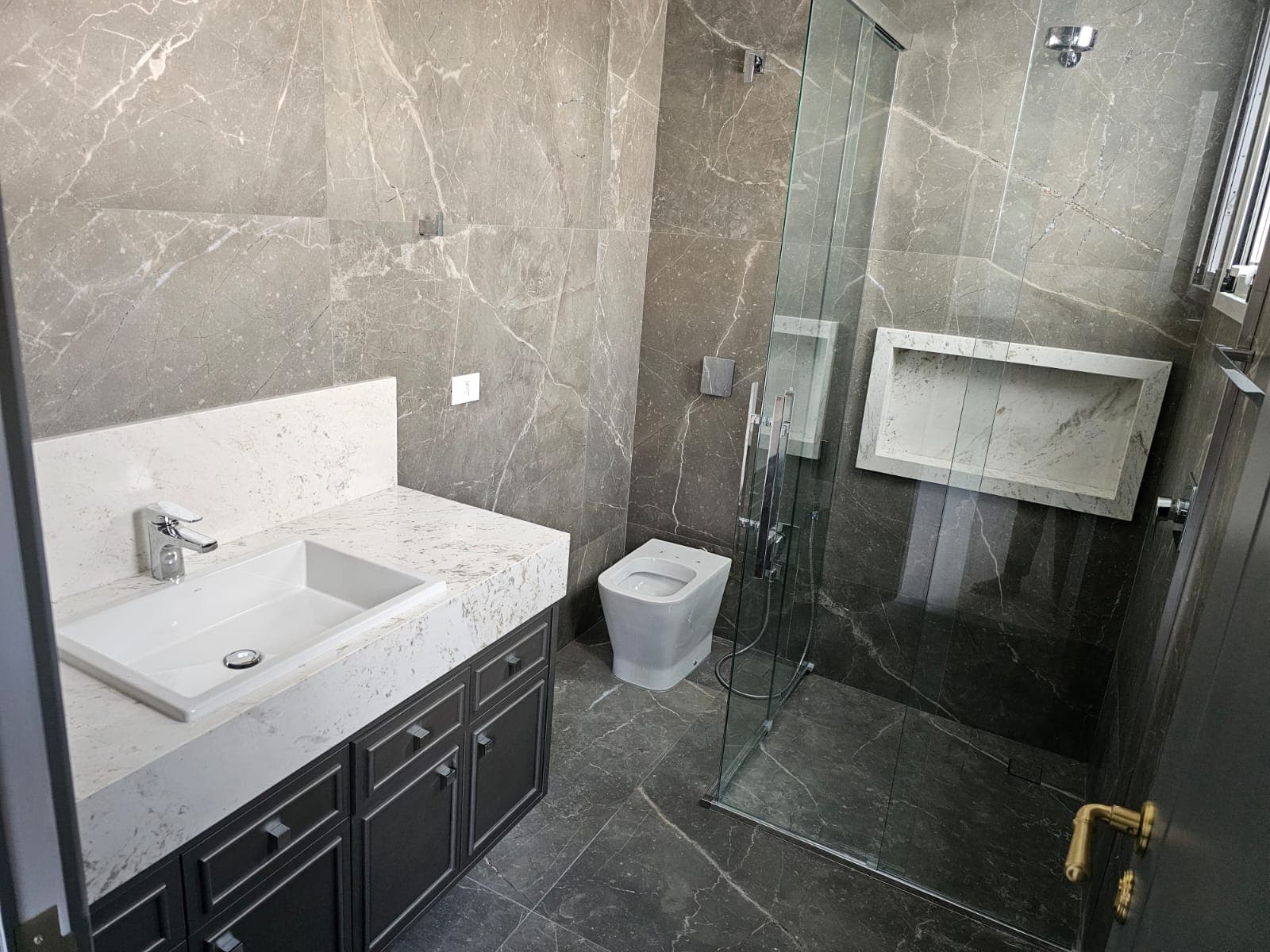 Banheiro Completo em Mármore